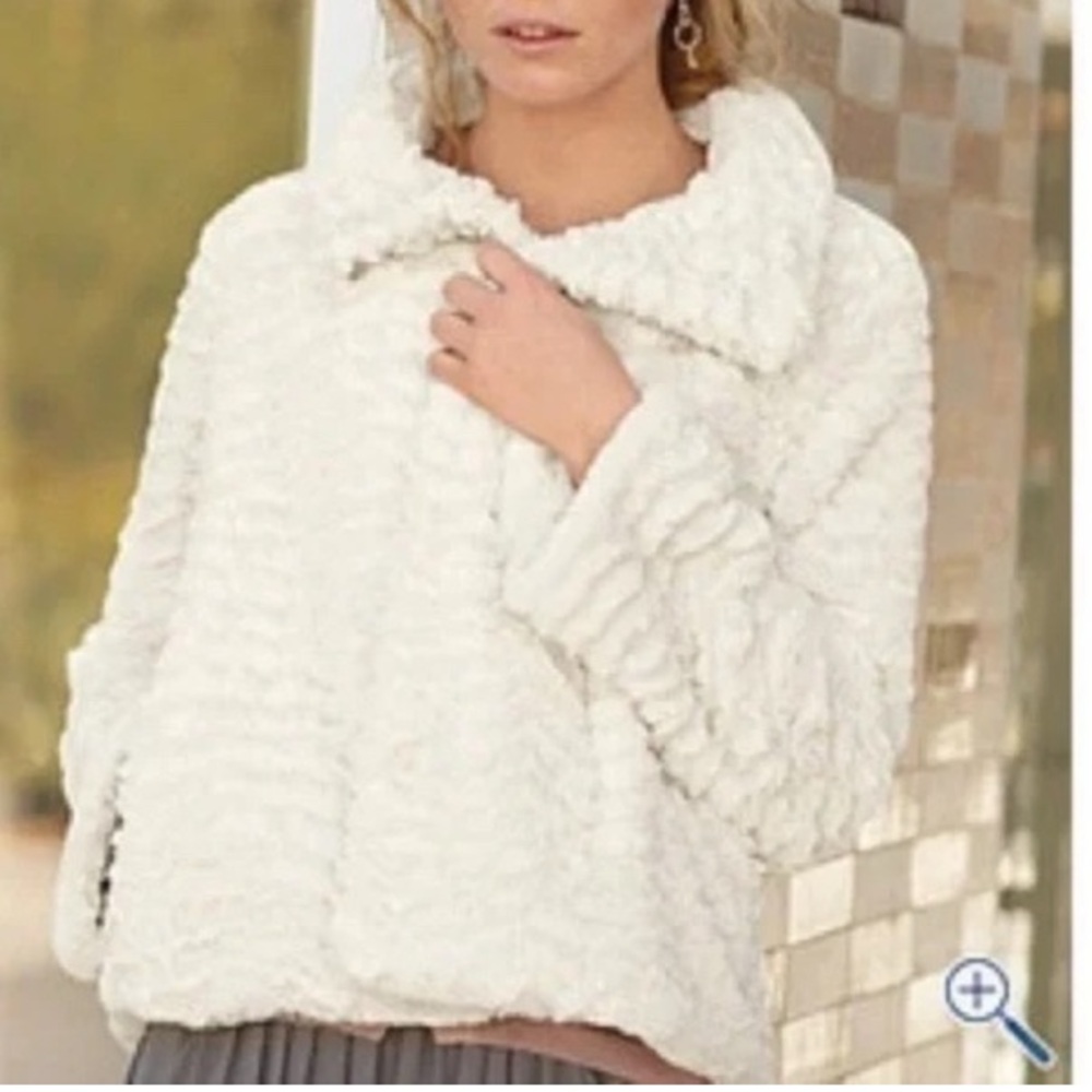 Patagonia Women's Plush Teddy Jacket in White
